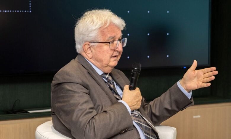 محافظ بنك النمسا يرفض بحزم توقعات السوق بتخفيض أسعار الفائدة في منطقة اليورو